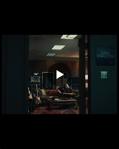 Chris Stapleton stars in the first-ever Super Bowl commercial for Traveller Whiskey, the brand he co-created with Buffalo Trace Distillery. The 30-second spot nods directly to Stapleton’s viral 2023… | Booking Agent Info