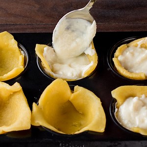 101K views · 1K reactions | Hozzáadtam a legfinomabb sajtkrémet, ez az íz örökre megmarad. | Ízletes.TV | Facebook