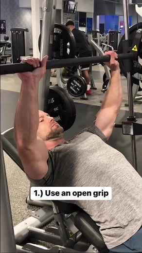 Smith Machine Incline Bench Press Form Tips for a Bigger Upper Chest