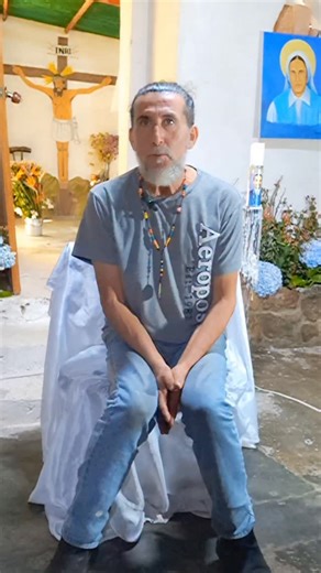 Lacasadelescultor Bayron Paz on Instagram: "SANACIÓN CUÁNTICA ESPIRITUAL: La consulta es presencial y gratis. Se atienden por orden de llegada los Jueves, Viernes y Sábados 7:00 am y se anotan hasta las 8:00 am. La razón por la cual vienen gran cantidad de personas. Utilizo la energía de mis manos y la oración de San José Gregorio Hernández Cisneros. Si tiene fe y cree en Dios y cree en los milagros de nuestro Santo Venezolano, entonces te esperamos en la casa del escultor del Páramo de Boca de 