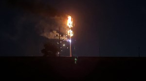 Video: Cellphone tower catches fire in Sacramento