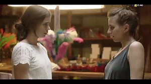 ▶ "Em caso", diu la Paula. Així es presenta la noia a la cita amb la Sofia, quina entrada més triomfal, oi? Per altra banda, en Sergi i en Dídac passen moments molt complicats...per fi és divendres i ja tenim ganes que sigui dilluns!! A les 22h ens tornarem a veure a TV3. Heu anat mai al casament d'un o una ex? | Cites TV3