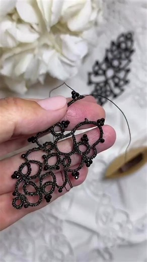 Explore Tatting with a Free Beginner's Lesson