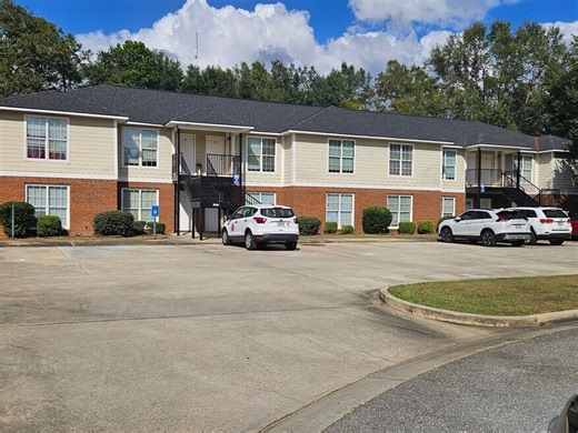 2533 Hilltop Dr, Albany, GA 31707 - For Rent