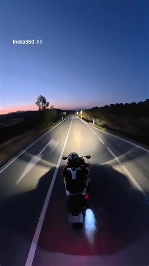 BMW S1000RR LAUNCH CONTROL 🔥 🎥 @Insta360es INSTA 360 X5 #s1000rr #launchcontrol #bmws1000rr #moto