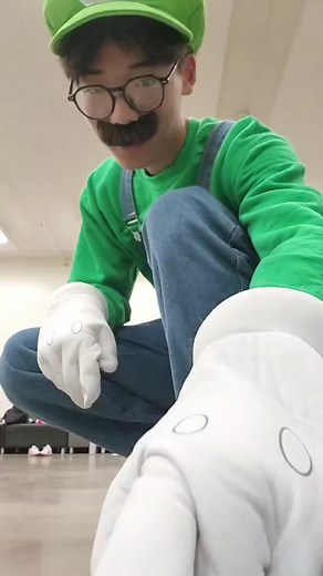 Super Mario Bros Dancing: Mario and Luigi Halloween Dance Costumes