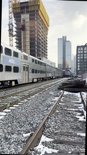 POWERFUL Trains Speeding Inbound with Triple SD70s and a MP36