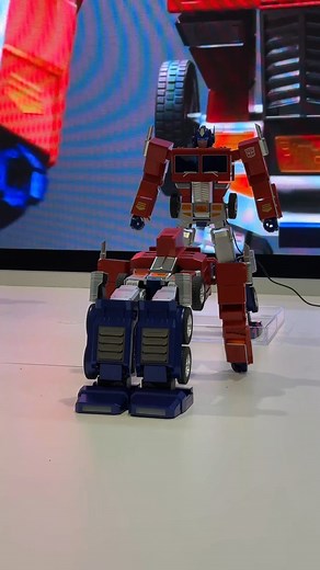 43K views · 243 reactions | This is possibly the coolest Transformer toy ever! #TransformersRiseOfTheBeasts #whatsinside | What's Inside? | Facebook