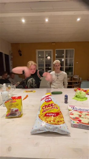 Lurig challenge i Sverige – rövkliargaffel prank för viralt Minecraft-icecream