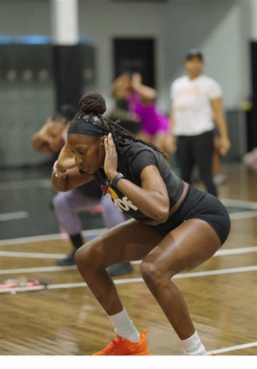 WATCHU KNO ABOUT TRAP BYOB 🍑🙂‍↔️🔥 Missed the first class? Don’t worry! Join us this Saturday @11am! We’re taking over Richton Park! Pull up or miss out! High energy! Legs on fire! No equipment, no excuses! 🔗Link in Bio to Register! Can’t wait to see yall! 🍑🔥 #chicagoworkout #groupfitnessclasses #Chicago #gluteworkouts