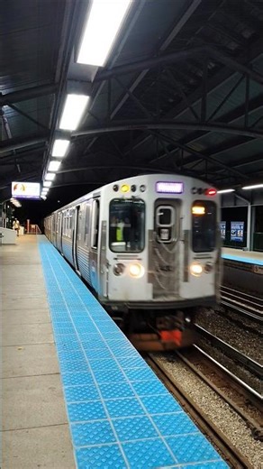 CTA Purple Line Train Run 522 arriving @ Davis Station #shorts #cta