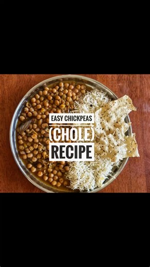 Easy Chole Recipe 😋 Full Recipe in description box! #shorts #youtubeshorts #chole #chickepe #canada