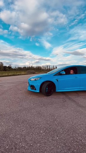 Ford Focus RS: Stunning Drifting and Maneuvering