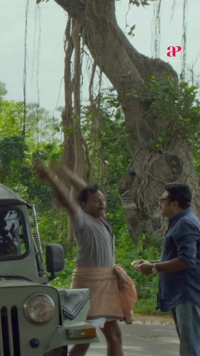 581K views · 7.1K reactions | Jayaram gets in trouble for asking the way to Madras! 藍 #madirasimalayalammovie #jayaram #meeranandan #meghanaraj #kalabhavanmani #kochupreman #janardhanan #reels #reelsfb | API Malayalam Comedy | Facebook