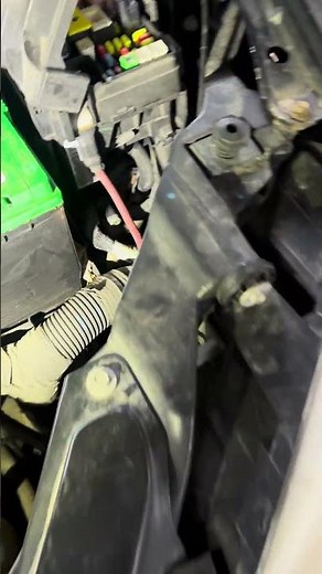 2010 Chrysler town and country. Fan not working. #automobile #mechanic #chrysler