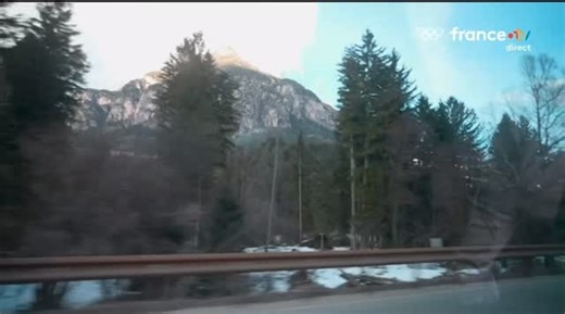Arnaud Mattéoli on Instagram: "🇫🇷🥈 PREMIÈRE MÉDAILLE FRANÇAISE À MILAN-CORTINA 2026 ! @mathisdesloges ouvre le compteur tricolore en décrochant une magnifique médaille d’argent en skiathlon 🤍❄️ Une perf énorme pour lancer parfaitement les JO d’hiver ! Images en immersion de Xavier Richard @x_r.r_d et montage de Jean-Marc Perroux @lenzototorino #TeamFrance #MilanCortina2026 #JO2026 #SkiDeFond #FiersBleus Medaille HiverOlympique"