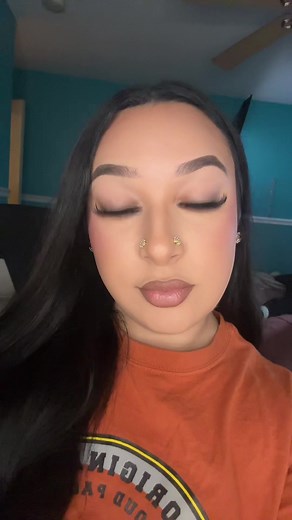 Makeup Tutorial for Bar Hopping Fun