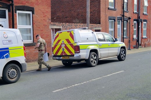 Bomb squad called to Leeds street after ‘suspicious items’ found