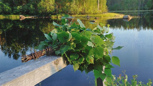 Did you know that in Finland it’s perfectly normal to hold business meetings in the sauna? 🇫🇮 Indeed, given that saunas are so deeply embedded in the local culture, it's no surprise then that most big companies here have a sauna at the office. There’s even one inside the Parliament House! 🤩 Take a closer look at some sauna facts. #business #finnfacts #finland #finnish #goodnewsfromfinland #sauna | Good News from Finland