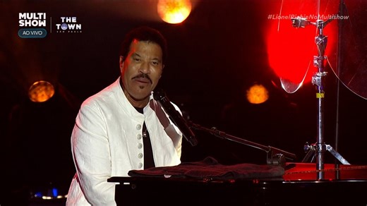Lionel Richie canta 'Easy'