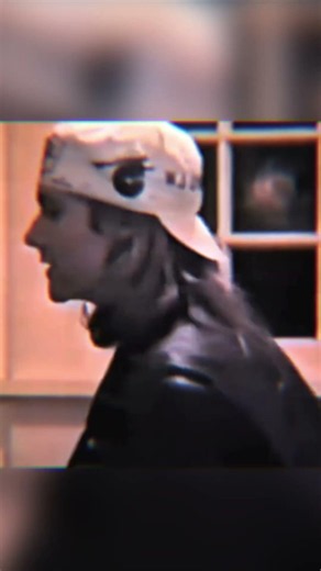 Backwards cap Kurt, cool & cute! #nirvana #kurtcobain #grunge #kurtcobainforever