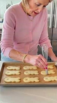 Easter Bunny Shortbread Cookies #easter #easyrecipes #baking