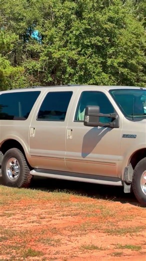 2005 FORD EXCURSION For Sale