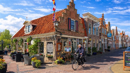 Edam Netherlands scenic walk through historic harbor town (4K)
