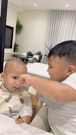 955K views · 20K reactions | Sweet ng magkapatid!❤️ #Aster #Austin #TheThompsons | Scottie Thompson | Facebook