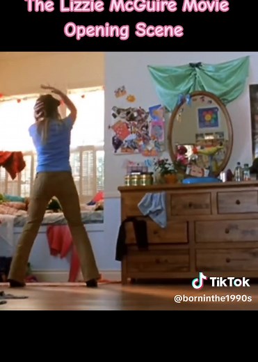 The Lizzie McGuire Movie Opening Scene #hilaryduff #lindsaylohan #thelizziemcguiremovie #lizziemcguire #disney #disneychannel #2000s #fyp #foryou #song