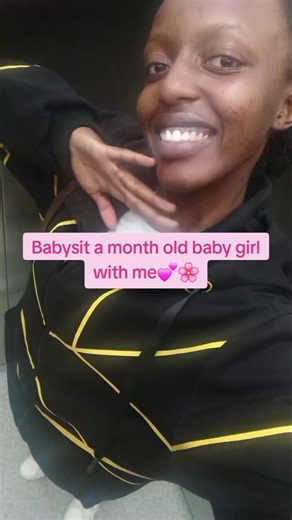 Babysit a One-Month-Old Baby Girl: Newborn Care Highlights