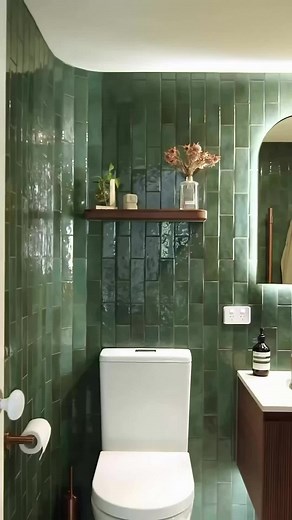 Green Tile Bathroom Ideas for Elegant Spaces