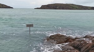 😱😱 Who's for a photo at the Tip today 😳 🌊🌊 That's a 3.85m king tide!! https://explorecapeyork.com.au/ | Explore Cape York