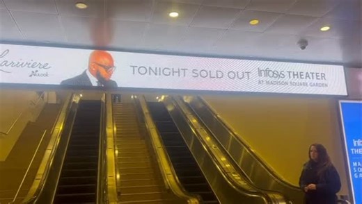 Arly Lariviere on Instagram: "Thank you New York for a sold out show ! #kingarly #nulookbandlive #justforyou"