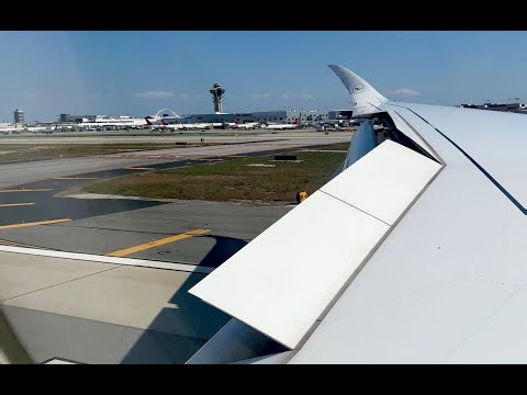 Airbus A350 Wing Flex Detail while Landing at LAX