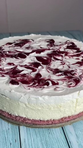 Easy White Chocolate Raspberry Swirl Cheesecake Recipe