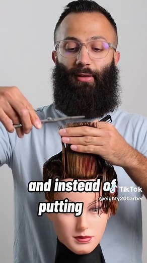 ✂️🌟 Blunt vs. Point Cutting - Full video on YT channel! #scissorwork #haircuttutorial #barberskills #barbertips #menshaircut #hairstyle