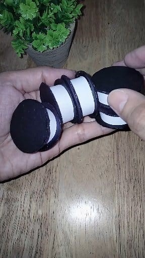 Who Likes Cookies? Try This Cute Idea Follow for more...like and share #papercraft #craft #art #design #drawing #lettering #diy #cookies #oreo #giftideas #cute #bff #ideas #creative #reelsfypシ #reelstrending #reels | Sophie Arts And Crafts