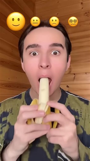 How do you eat banana?🤗Radmiru#shorts