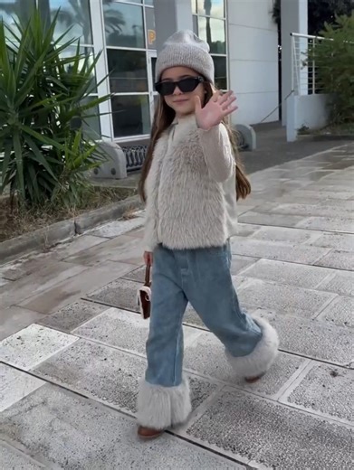 SHEIN KIDS on Instagram: "Walk the walk in styles made for tiny trendsetters 🤍 @maira_e_rebecca https://shein.top/59ge99e #SHEIN #SHEINKIDS #SHEINforAll #SHEINStyle #SHEINtrends"