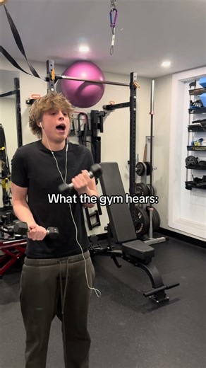 What Everyone Hears In The Gym 😭✌️