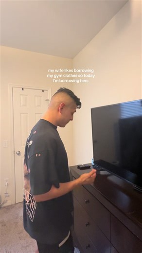 My wife thinks is cute borrowing my gym clothes so today I borrowed hers🧐🫩 #gymclothes #coupleshumor #relatable #gymcouple