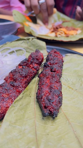 MK vlogs❤️‍🔥 on Instagram: "Beef🥵 lovers ku oru bayangarama na spotu🔥 #reels #beef #chennaifoodie #virugambakkam . . . . 📍Al-Kebab Factory 264, Sheik Abdullah Nagar, 1st Main Rd, Alwartirunagar, Chennai, Tamil Nadu 600087 💰Price💰 Sheek kebab - ₹70 Tawa curry - ₹60 Veal kebab - ₹70 Phal kebab - ₹70 Idiyappam - ₹5 Chapati - ₹15"