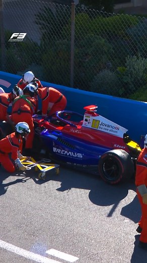 A puncture ends the Feature Race for Charlie Wurz 😣 #F2 #Formula2 #MonacoGP | FIA Formula 3