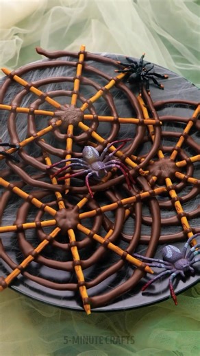 17K views · 53 reactions | Fun Halloween snacks to share with friends | 5-Minute Crafts Play | Facebook