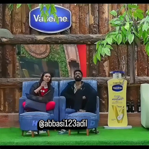 biggboss on Instagram: "Had hoti Hein malti 😡 & Pranit 🫡❤ 🎬 Credits: Show: Bigg Boss Season 19 Telecast Partner: Colors TV Digital Streaming Partner: JioCinema @ Jio Hotstar All rights reserved to the respective owners. This video is made for entertainment/promotional purposes only. #farhanabhatt #foryou #bb19 #b... 日本利用压电瓷砖将人们的脚步转化为电能。 这些瓷砖能够捕捉你脚步产生的动能。 当你行走时，你的体重和动作会对瓷砖产生压力。 瓷砖会轻微弯曲，产生机械应力。 瓷砖内部的压电材料会将这种应力转化为电能。 每一步都会产生少量电荷，数百万步加在一起，就能产生足够的电力来驱动 LED 灯、数字显示屏和传感器。 在像涩谷车站这样人流密集的地方，每天大约 240 万步都