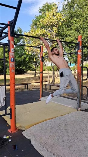 Два пръста: Контрол в калистениката 🇧🇬✌️