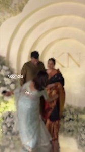 Vidya with her SRK aka Siddharth Roy Kapur (that’s a wisecrack she often belts out herself in interviews btw😁) at a wedding reception | Voompla