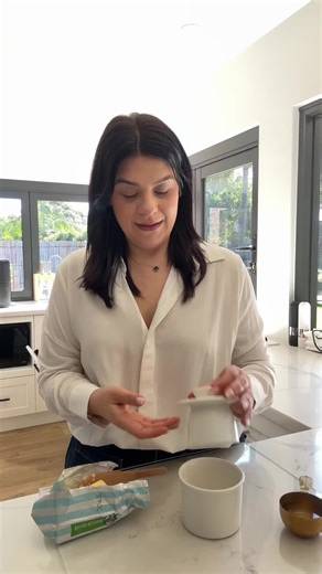 Have you got a Butter Bell? 🧈This handy little crock will keep your butter fresh for up to 30 days, if used correctly! #butterbell #Kitchenfinds #howtouseabutterbell #kitchenbenchtop #storagesolutions