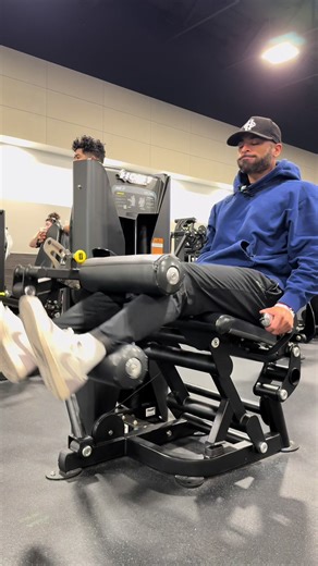 Want stronger, toned hamstrings? 💪 This is a quick and simple guide on how to properly use the seated leg curl machine at the gym. Perfect for beginners and anyone learning how to build lower body strength, improve muscle definition, and prevent injury. The seated hamstring curl is one of the best exercises for targeting the back of your legs and supporting knee stability. Focus on controlled movement, proper form, and full range of motion for the best results. Whether you’re new to fitness, ge